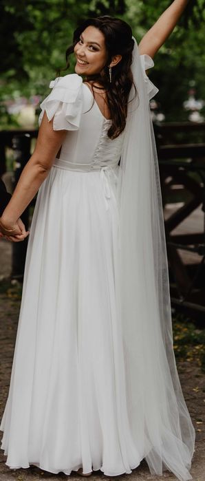 suknia ślubna na sprzedaż, gładka, duży dekolt