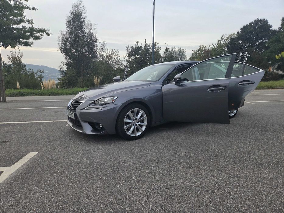 Lexus IS 300h Executive