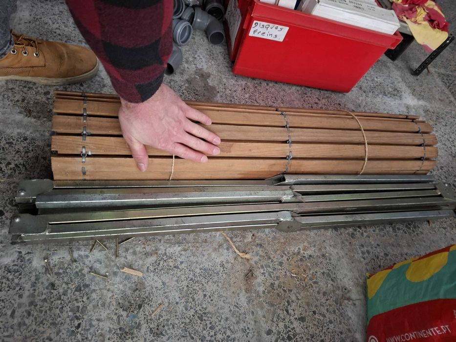 Várias Mesas...E muito mais, Tudo esta a vender !