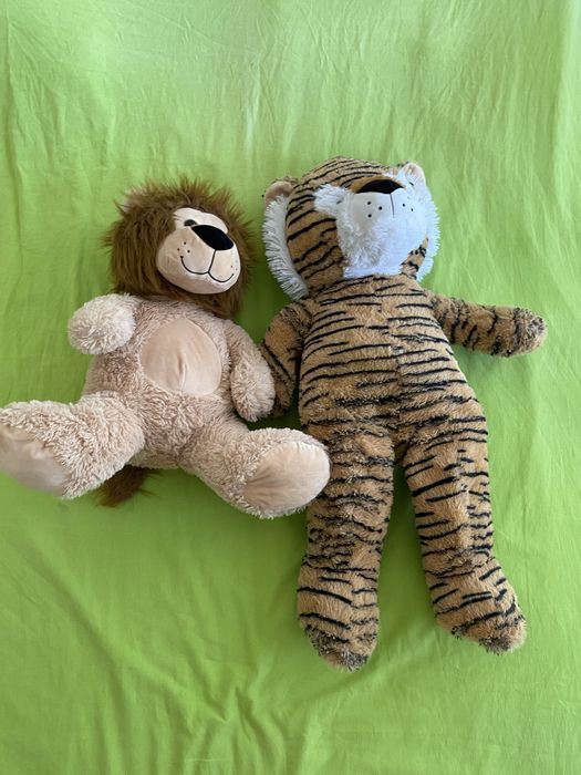 Bonecos de Peluche leao e tigre
