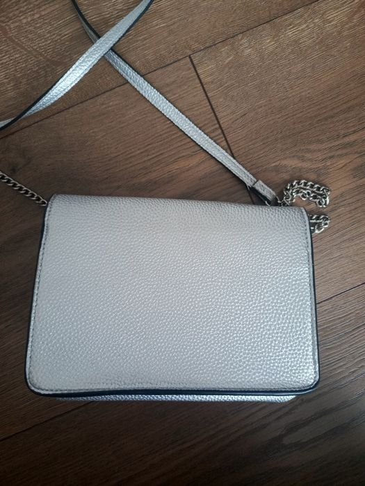 Torebka elegancka mała srebrna c&a