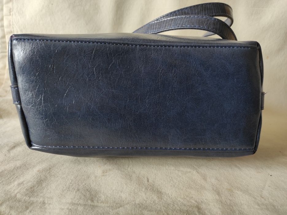 Torebka damska klasyczna Monnari granatowa