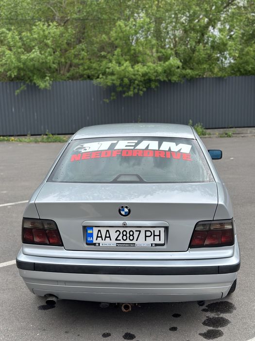BMW E36 320i,M52B20