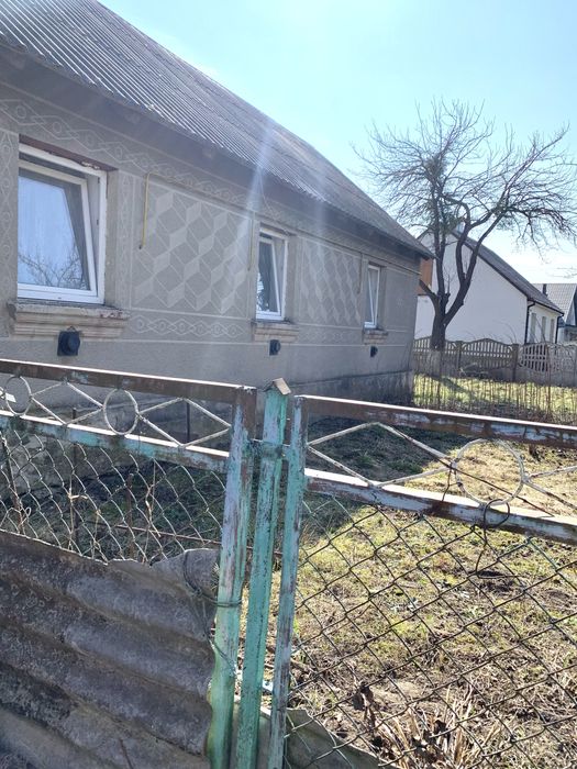 * Добротний цегляний будинок в с. Лідаво (7 км від Здолбунова)