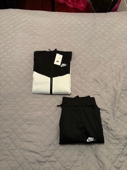 Nike tech fleece 2024