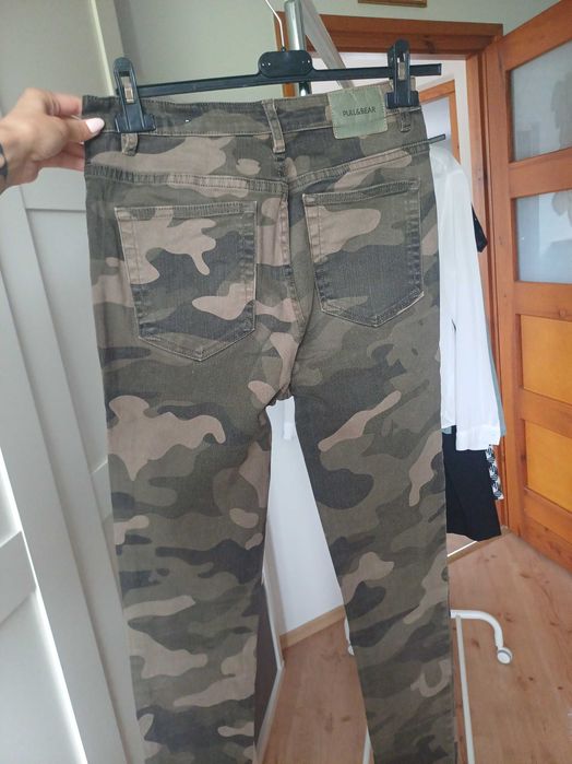 Spodnie Moro Pull and bear M