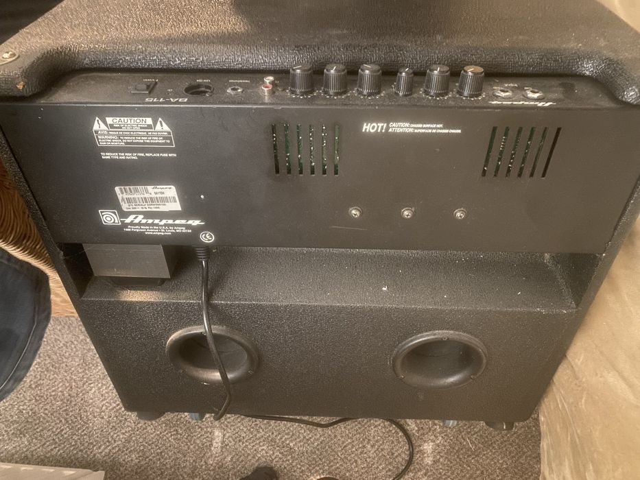 Ampeg BA 115 piecyk basowy