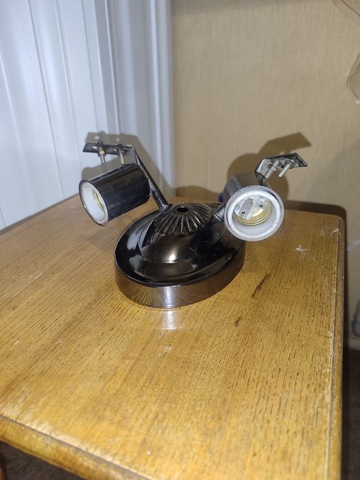 Настінний світильник (бра)