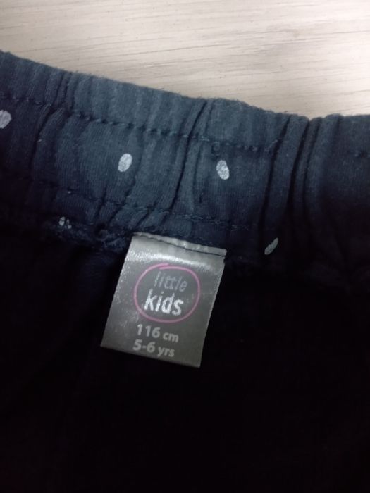 Spodnie,leginsy,dresy r. 122