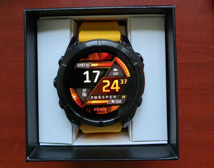 Garmin Fēnix 8 AMOLED 51 mm – PL Topo Polska, 4 paski, pudełko