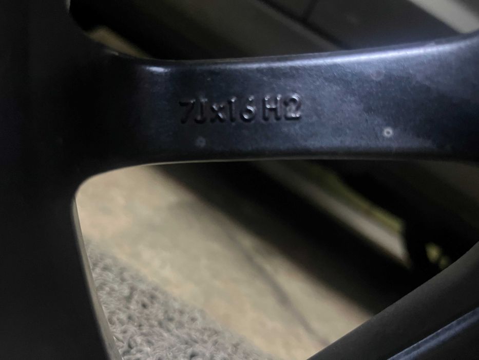 ogo de Jantes OZ Racing Superturismo 16” – Originais – ET35 – 5 Furos – Impecáveis