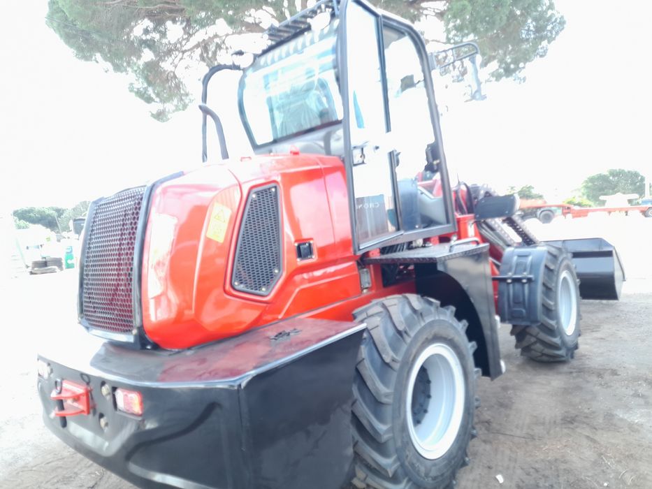 Pá Carregadora Telescópica TL2500 nova