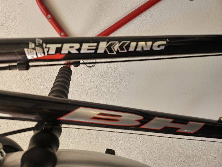 Bicicleta BH Trekking – Preta