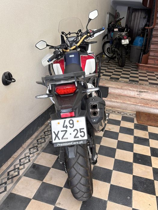 Africa Twin caixa automática