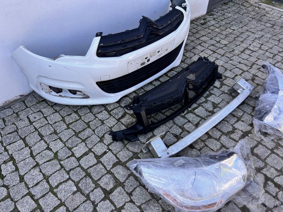 Citroen C4 II B7 wzmocnienie atrapy grilla wspornik górny inne części