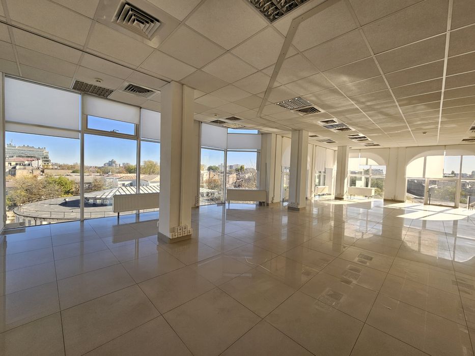 Офис 200кв.м в Центре города   Open Space с панорамным видом.