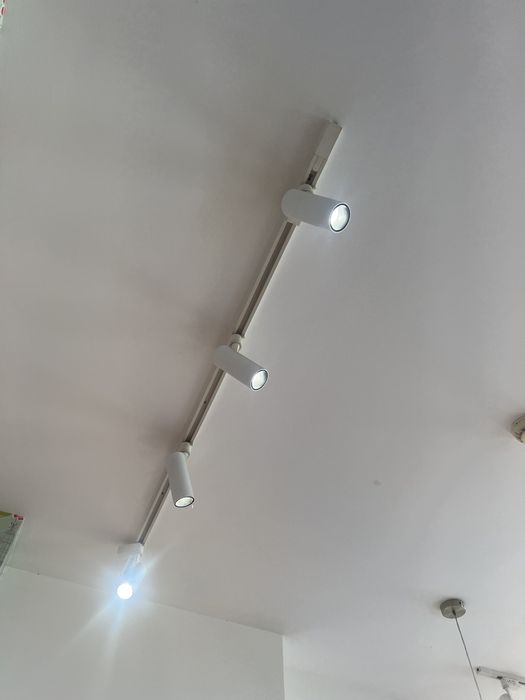 Focus de luz cada com 4, 3 unidades