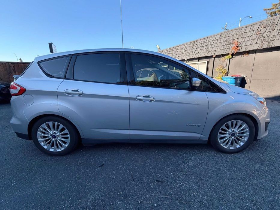 Ford C-MAX Hybrid SE      2017