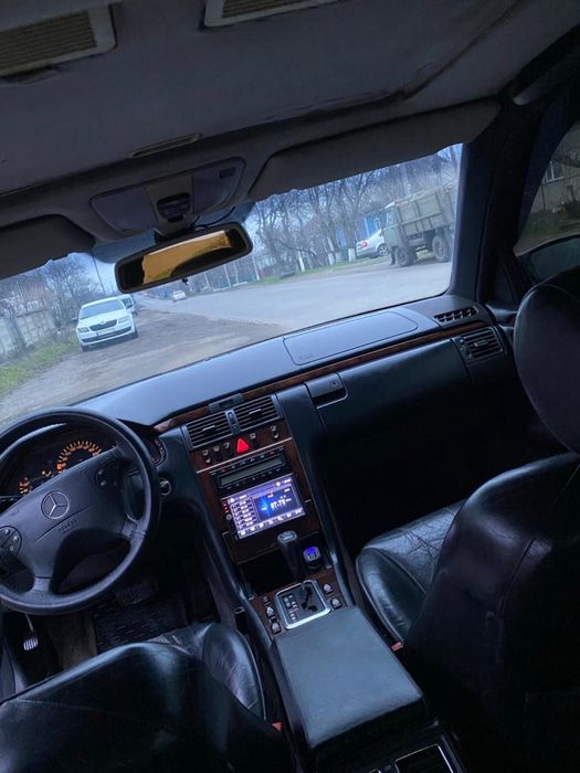 Мерс, очкарик 210