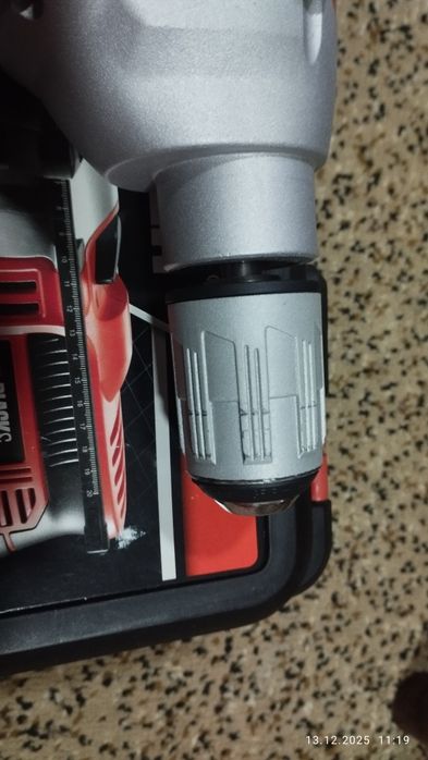 Дриль ударна Black Decker