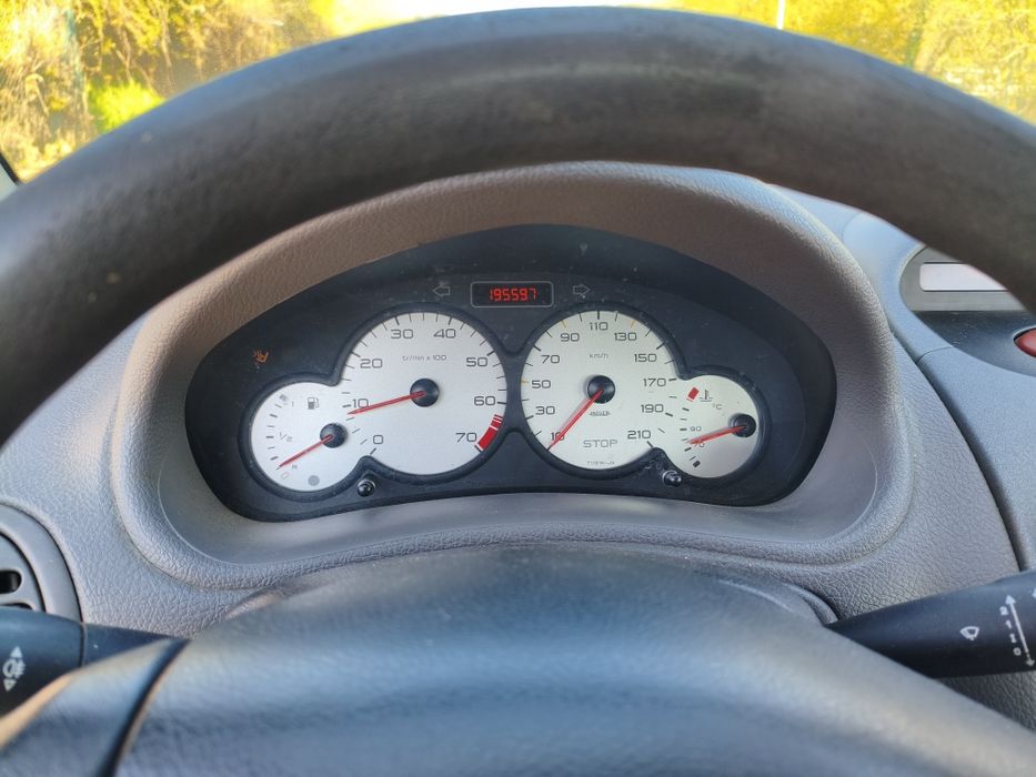 Peugeot 206 1.1 gasolina