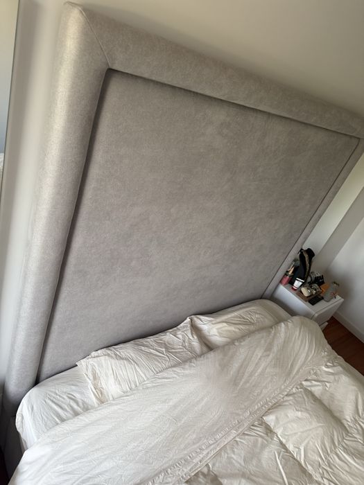 Cama +cabeceira+colchão+estrado+base da cama incluído)