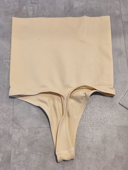 Bielizna modelująca stringi