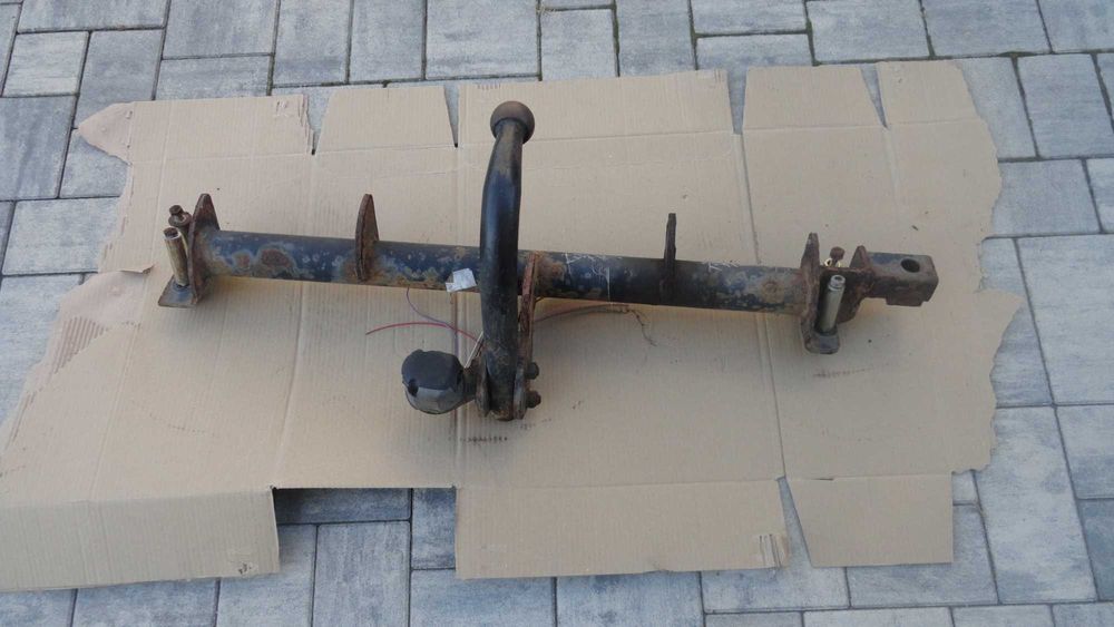 Hak Zaczep Przyczepki Opel Zafira A demontaż