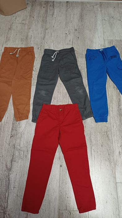 Materiałowe spodnie dla chłopca r. 128