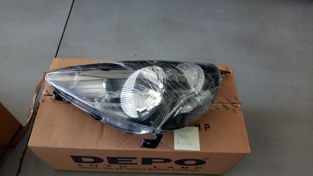 Farol frente esquerdo Honda jazz