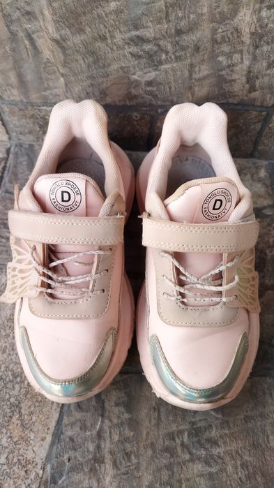 Кросівки рожеві з метеликом