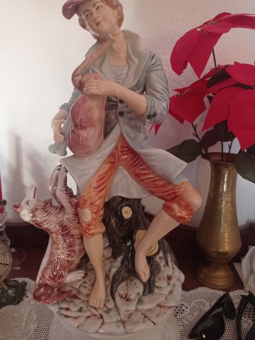 Dois bonecos de loiça