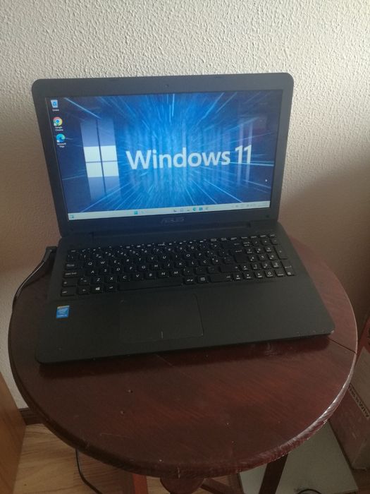 Portátil ASUS i3