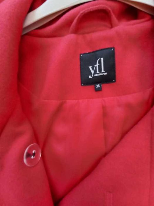 Płaszczyk Reserved taliowany, rozm. S.