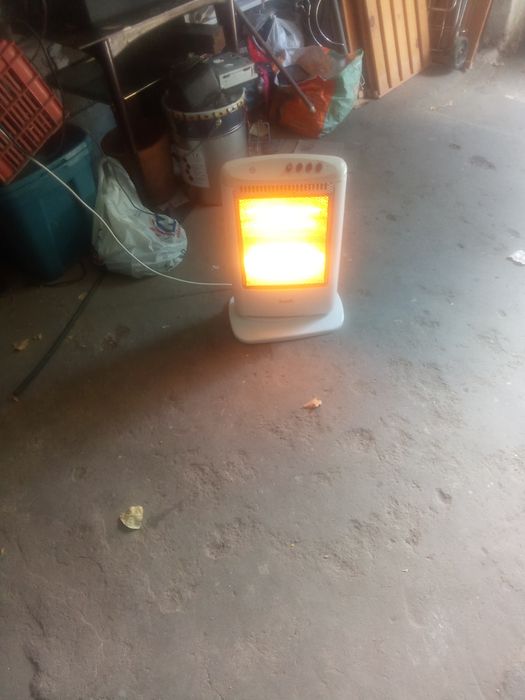 Aquecedor rotativo Kunft robusto.