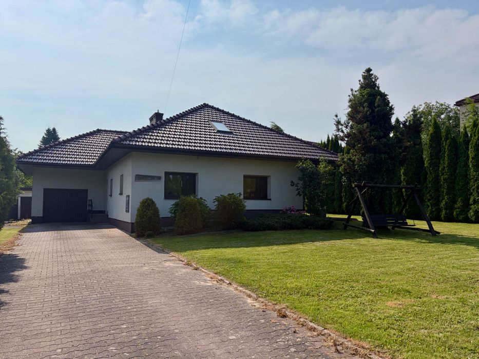 Przestronny dom jednorodzinny na sprzedaż - Rybna blisko Krakowa