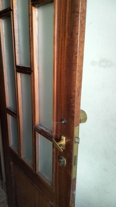 Portas de interior em madeira maciça