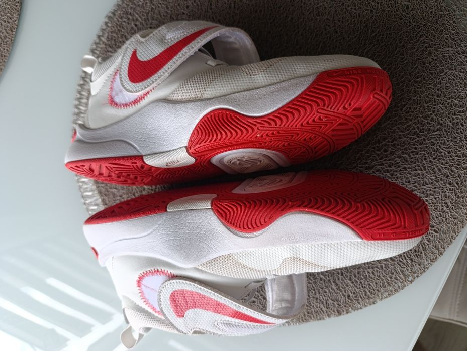 Buty Nike Hustle d11 37,5