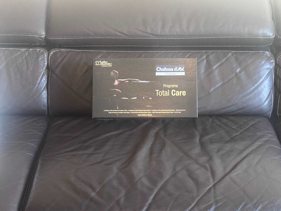 Sofá pele Chateau D'Ax com chaise long