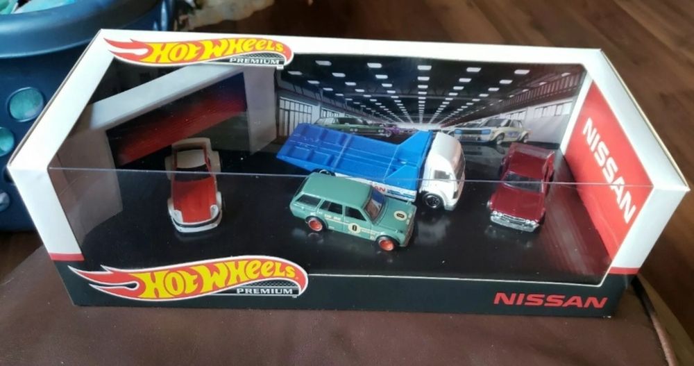 Hot wheels Nissan Diorama venda ou troca