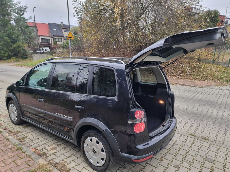 Volkswagen Touran 2.0 TDI DPF Cross bardzo zadbany Minivan