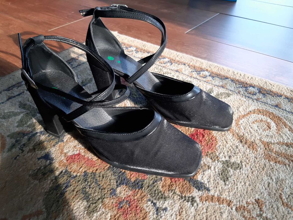 Buty czarne na obcasie