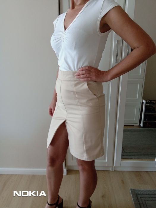 Beżowy garnitur damski 34 Reserved