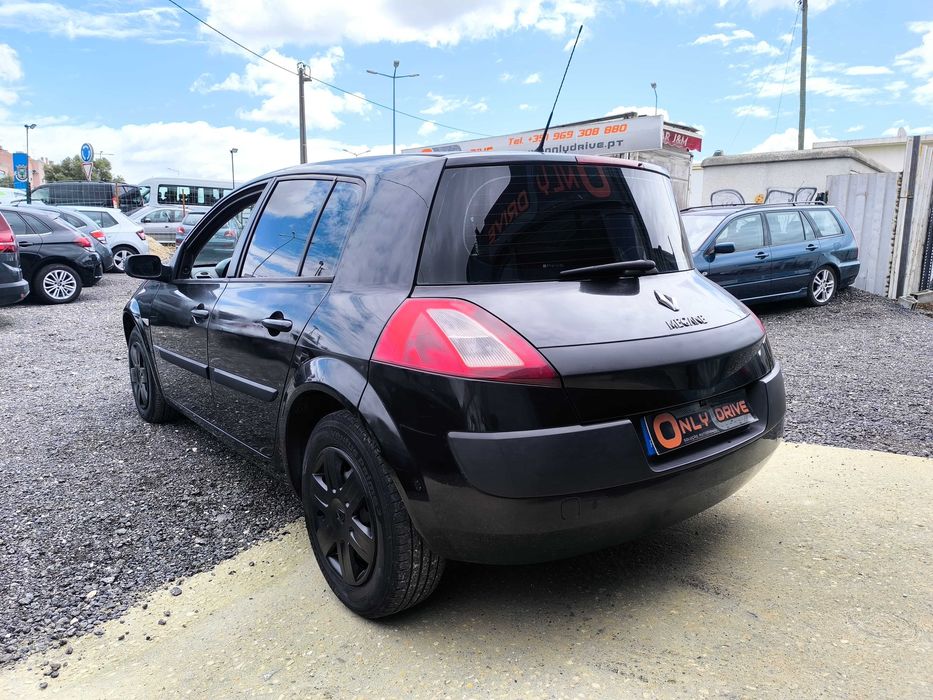Mégane Comercial Preto 100cv A/C