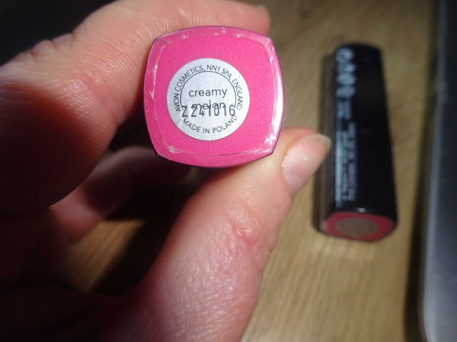 AVON szminka ULTRA COLOUR Absolute Creamy Melon