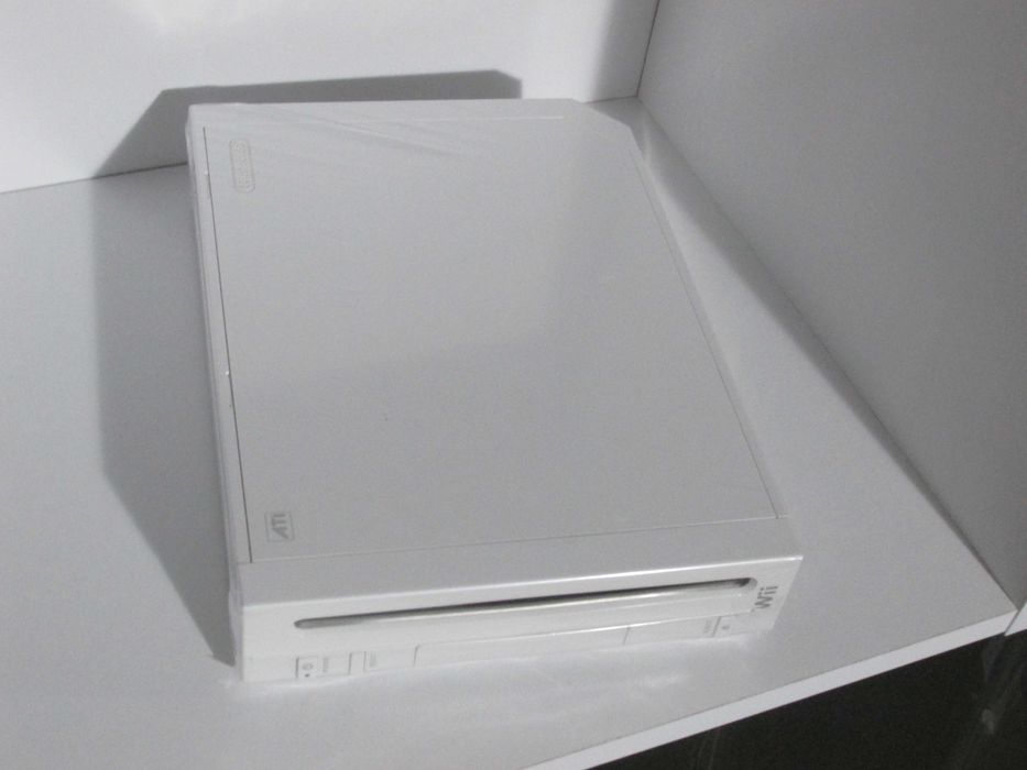 Nintendo Wii (sem cabos/acessorios)