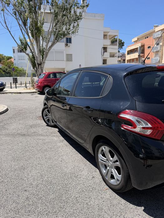 Peugeot 208 — fotografia 4
