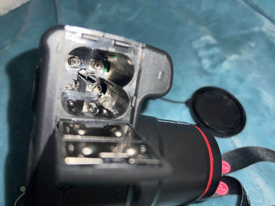 Aparat camera 16.0 Mega. pixel i Karta Pamięci w cenie aparatu