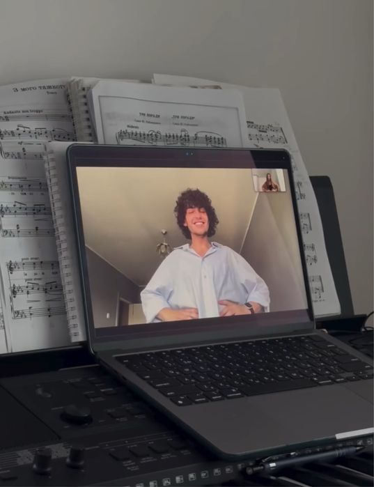 Онлайн уроки вокалу, укулеле, фортепіано, студія «DiLian»