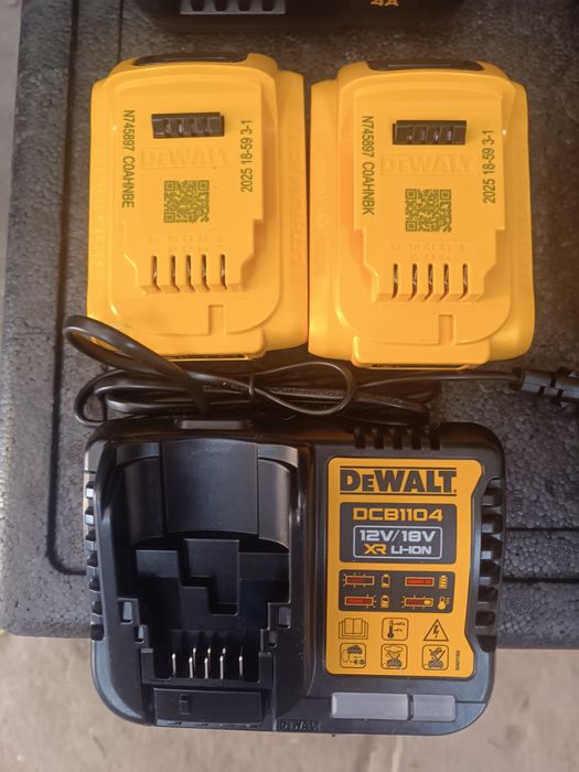 Ładowarka Dewalt DCB1104 18v Nowe